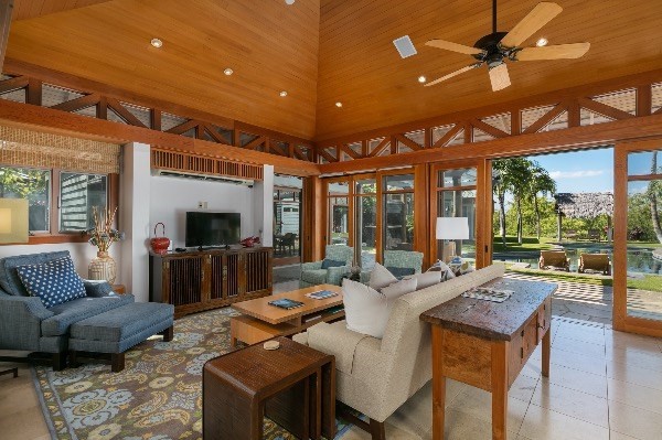 68-1064 PAUOA WY, Kamuela, HI 96743