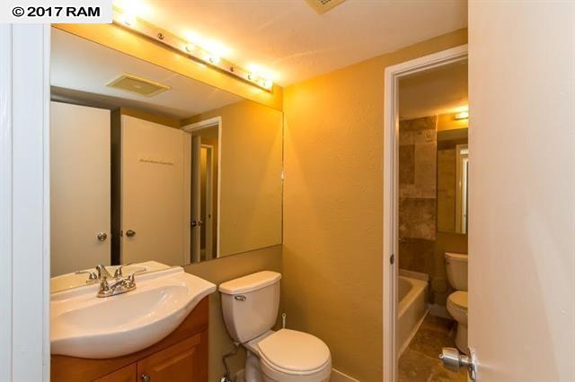 140 Uwapo Rd, Kihei, HI 96753