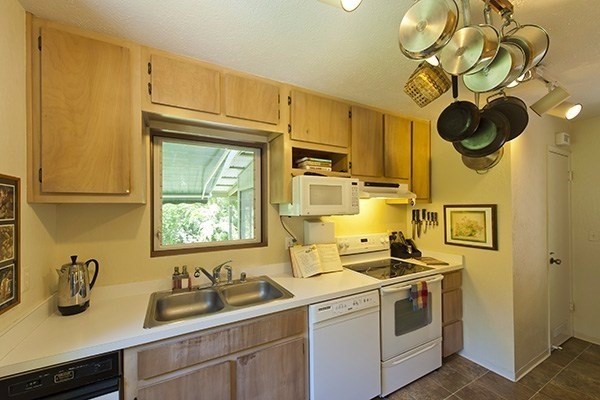 32-896 OLD MAMALAHOA HWY, Ninole, HI 96773