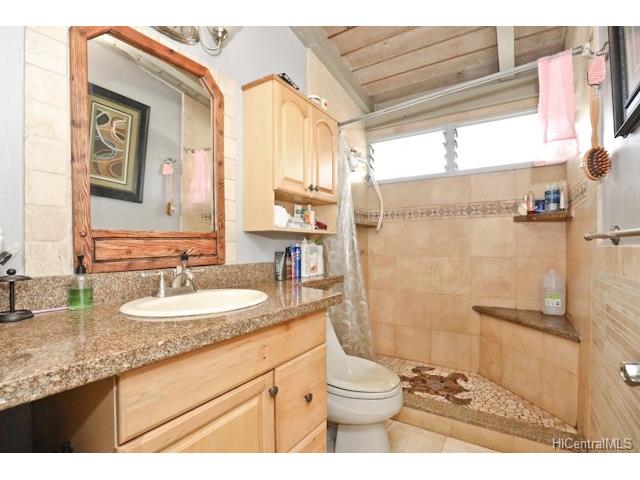 2345 Auhuhu Street, Pearl City, HI 96782