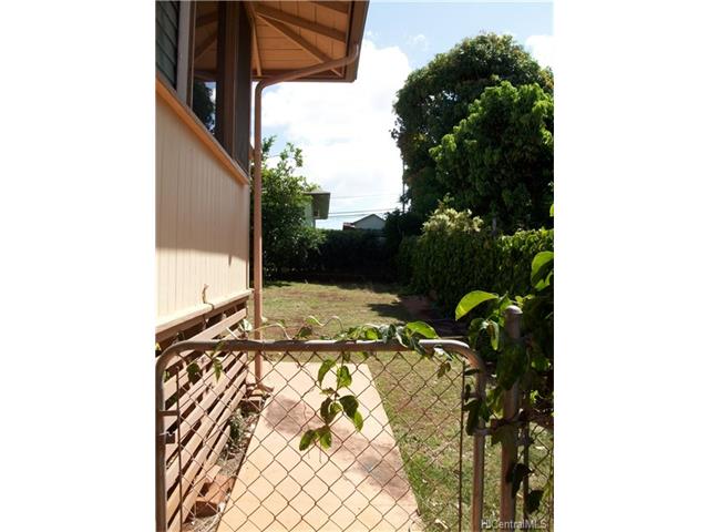 1240 Puu Poni Street, Pearl City, HI 96782