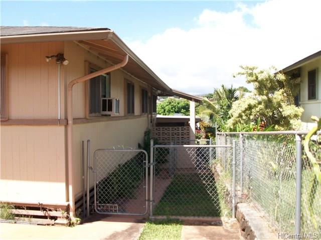 1240 Puu Poni Street, Pearl City, HI 96782