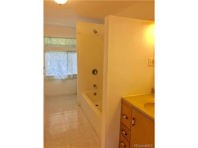 669 Avocado Street, Wahiawa, HI 96786