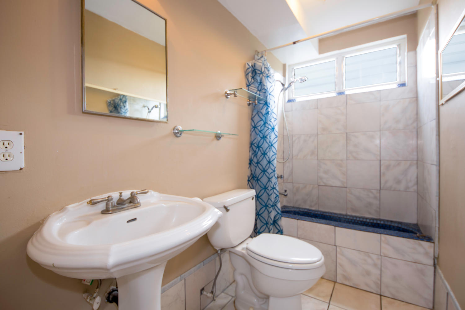 68-078 Au St #201, Waialua, HI 96791