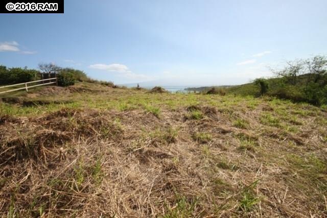 32AKUMU, Wailuku, HI 96793
