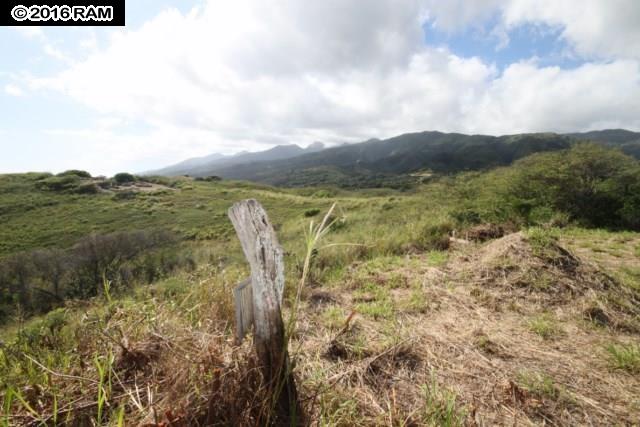 32AKUMU, Wailuku, HI 96793