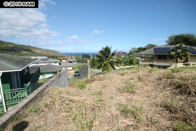 32AKUMU, Wailuku, HI 96793