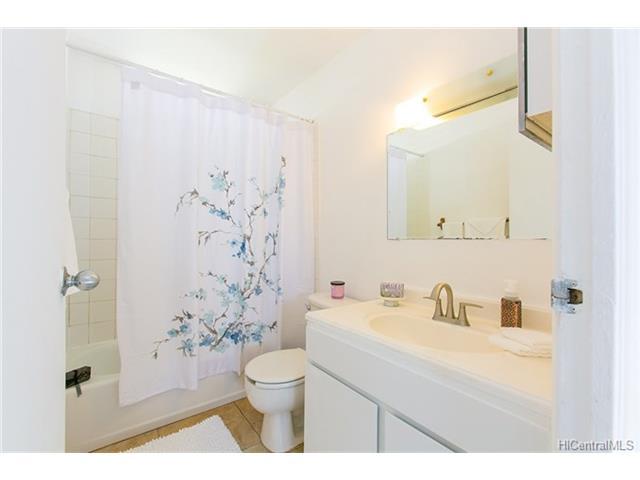 94-049 Waipahu Street, Waipahu, HI 96797