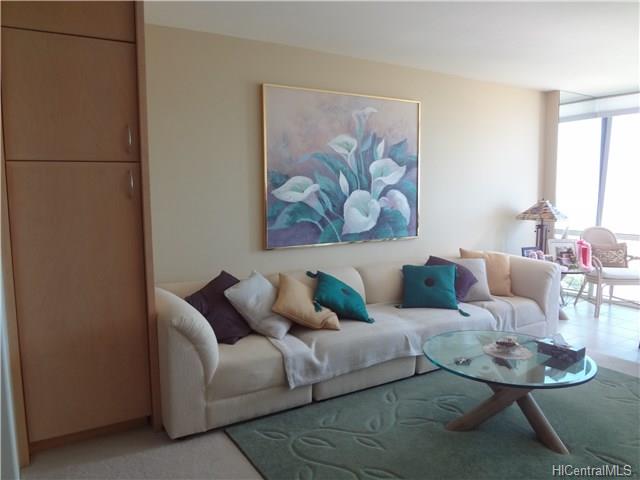 88 Piikoi Street, Honolulu, HI 96814