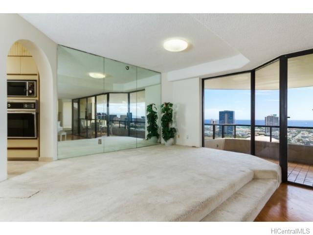 1221 Victoria Street, Honolulu, HI 96814