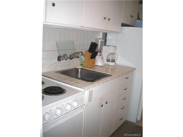 425 Ena Road, Honolulu, HI 96815