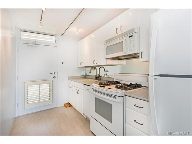 2895 Kalakaua Avenue, Honolulu, HI 96815