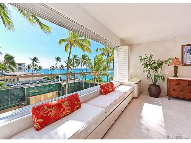 2895 Kalakaua Avenue, Honolulu, HI 96815