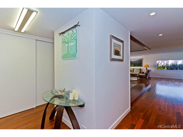 2979 Kalakaua Avenue, Honolulu, HI 96815