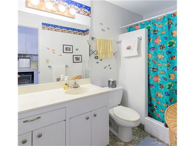 425 Ena Road, Honolulu, HI 96815