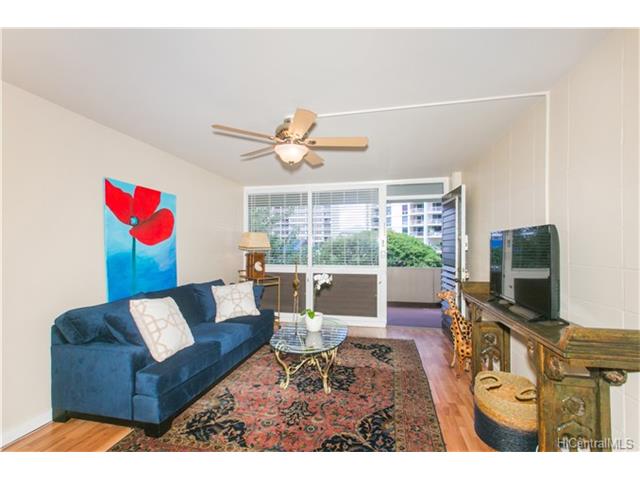 425 Ena Road, Honolulu, HI 96815