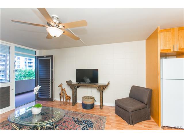 425 Ena Road, Honolulu, HI 96815