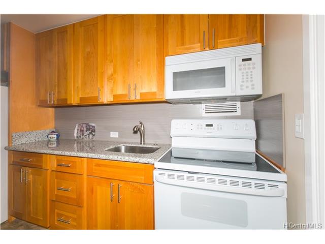 425 Ena Road, Honolulu, HI 96815