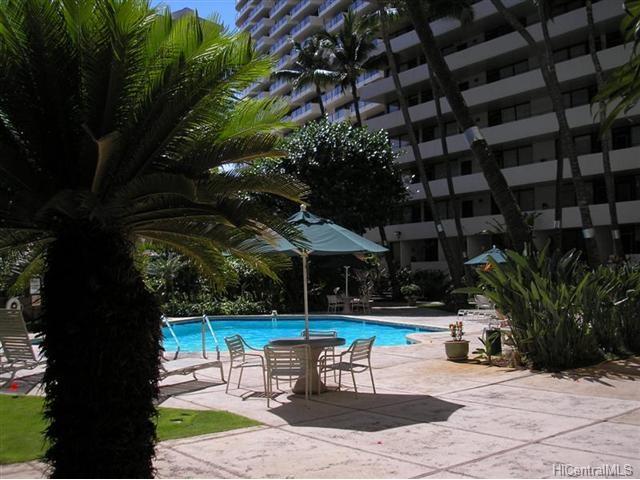 425 Ena Road, Honolulu, HI 96815
