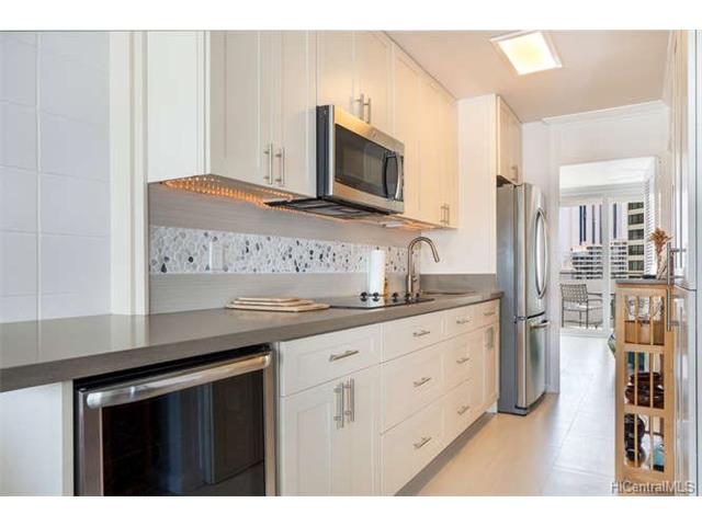 425 Ena Road, Honolulu, HI 96815