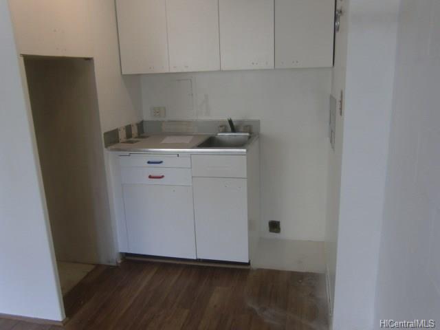 445 Kaiolu Street, Honolulu, HI 96815