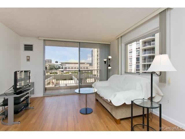 400 Hobron Lane, Honolulu, HI 96815