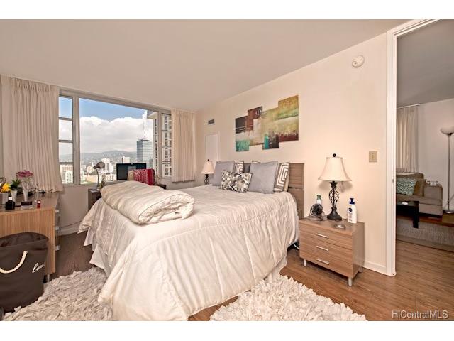 400 Hobron Lane, Honolulu, HI 96815