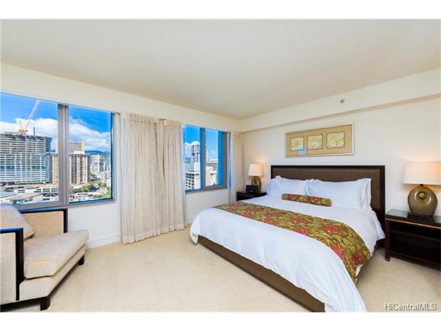 223 Saratoga Road, Honolulu, HI 96815
