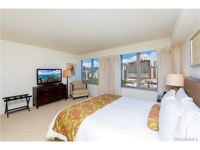 223 Saratoga Road, Honolulu, HI 96815