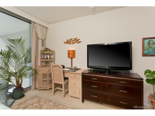 223 Saratoga Road, Honolulu, HI 96815