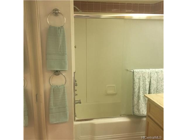 2500 Kalakaua Avenue, Honolulu, HI 96815