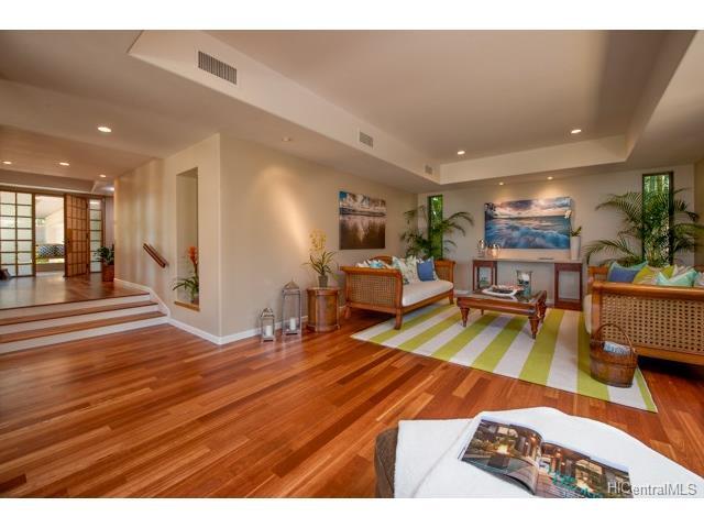 219 Kaalawai Place, Honolulu, HI 96816