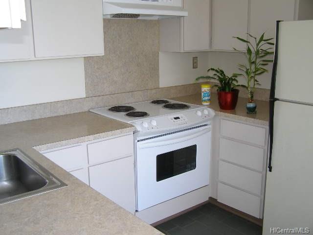 2016 Date Street, Honolulu, HI 96816