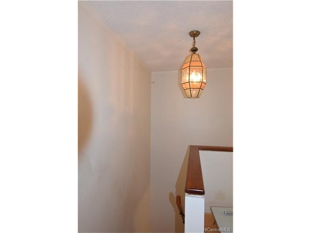 1880 Mahana Street, Honolulu, HI 96816