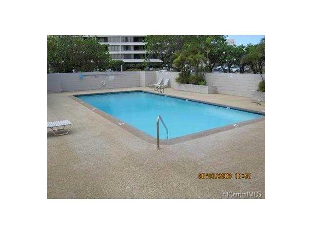 1160 Ala Napunani Street, Honolulu, HI 96818