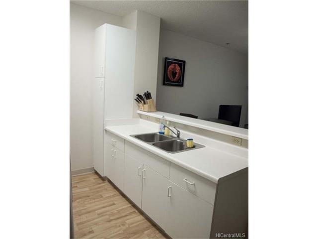 3009 Ala Makahala Place, Honolulu, HI 96818