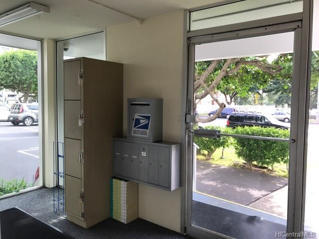 1077 Ala Napunani Street, Honolulu, HI 96818