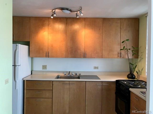 1077 Ala Napunani Street, Honolulu, HI 96818