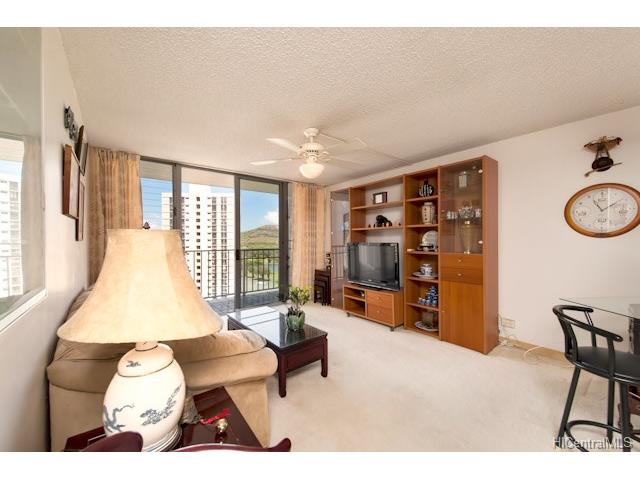 1128 Ala Napunani Street, Honolulu, HI 96818