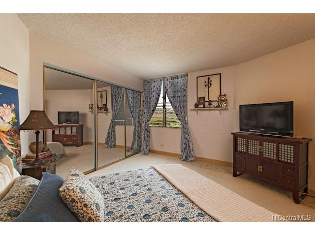 1128 Ala Napunani Street, Honolulu, HI 96818