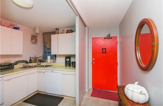 1015 Ala Napunani Street #201, Honolulu, HI 96818