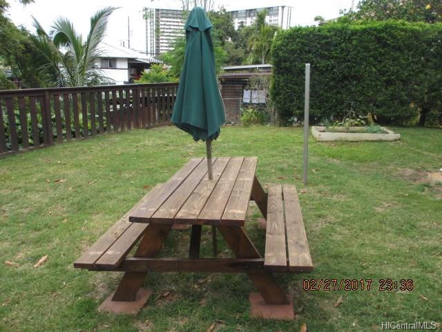 1629 Kino Street, Honolulu, HI 96819