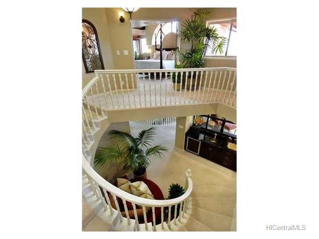 168 Maono Place, Honolulu, HI 96821