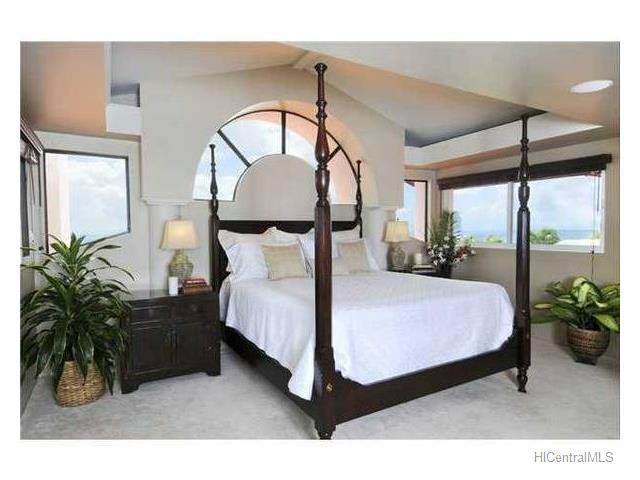 168 Maono Place, Honolulu, HI 96821