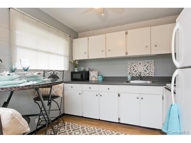 1099 Green Street, Honolulu, HI 96822