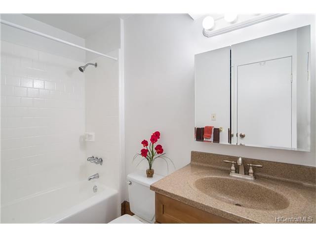 1031 Maunaihi Place, Honolulu, HI 96822