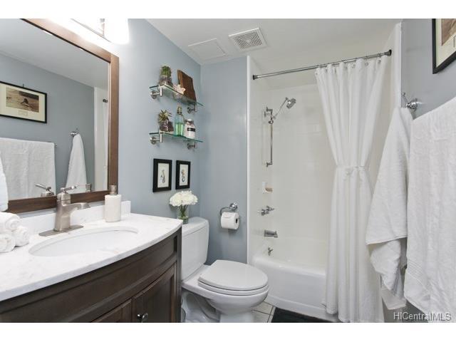 1535 Punahou Street, Honolulu, HI 96822