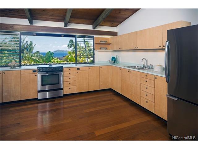 32 Hanapepe Loop, Honolulu, HI 96825