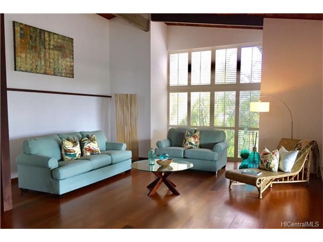 32 Hanapepe Loop, Honolulu, HI 96825