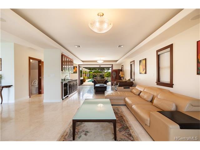 7096 Kalanianaole Highway, Honolulu, HI 96825